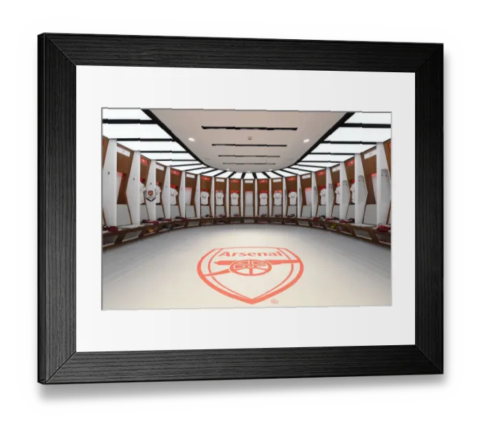 Framed Print : Arsenal FC: Pre-Match Huddle in the Changing Room before FA Community Shield vs Liverpool (2020-21)