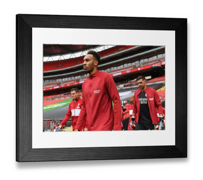 Framed Print : Arsenal vs Liverpool: FA Community Shield Clash at Wembley Stadium