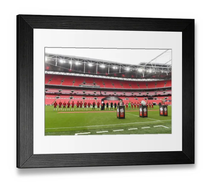 Framed Print : Arsenal vs Liverpool: FA Community Shield Clash at Wembley Stadium