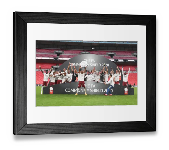 Framed Print : Arsenal Celebrate FA Community Shield Victory over Liverpool