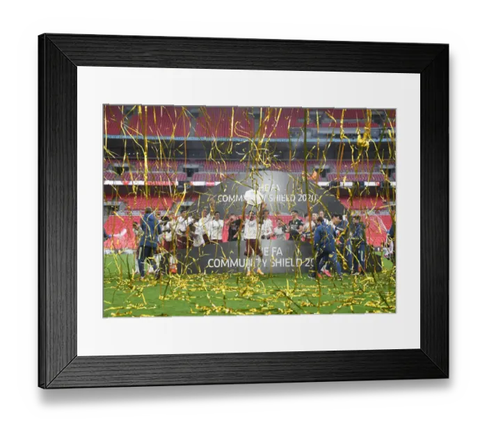 Framed Print : Arsenal vs Liverpool: FA Community Shield Clash at Wembley Stadium