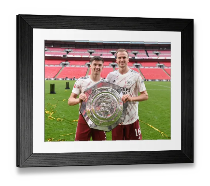 Framed Print : Arsenal vs Liverpool: FA Community Shield Showdown at Wembley Stadium Framed Print : Arsenal vs Liverpool: FA Community Shield Showdown at Wembley Stadium