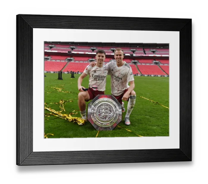 Framed Print : Arsenal vs Liverpool Showdown: FA Community Shield Clash at Wembley (2020-21)