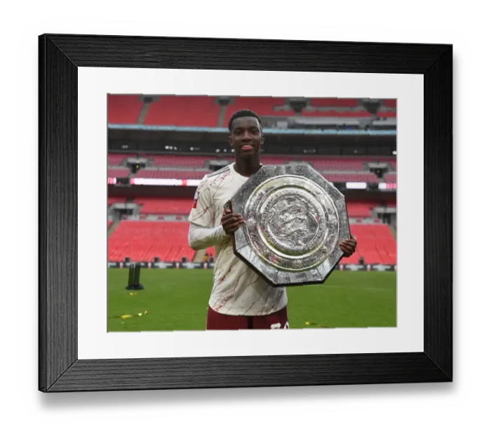 Framed Print : Arsenal vs Liverpool: FA Community Shield Clash at Wembley Stadium