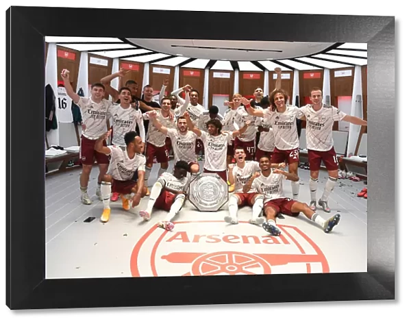 Arsenal Celebrate FA Community Shield Victory over Liverpool