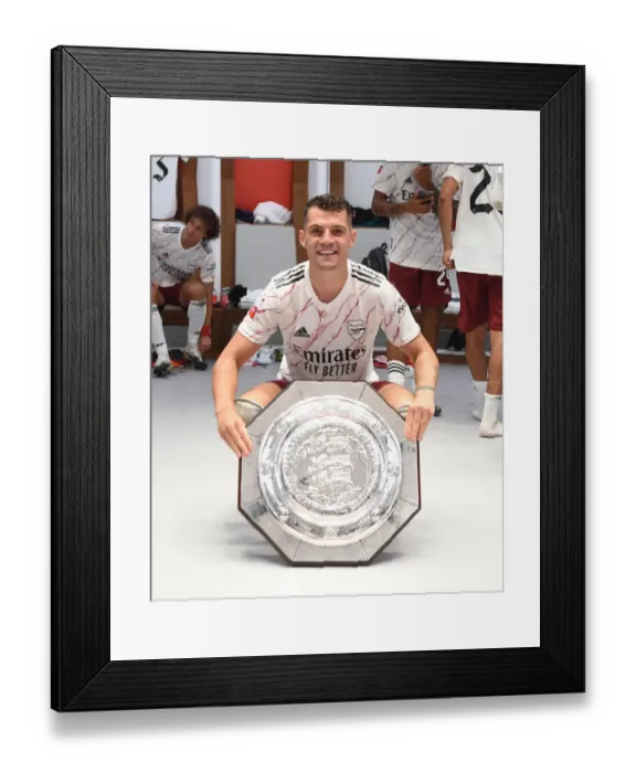 Framed Print : Arsenal vs Liverpool: FA Community Shield Clash at Wembley Stadium