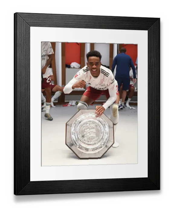 Framed Print : Arsenal vs Liverpool: FA Community Shield Clash at Wembley (2020-21)