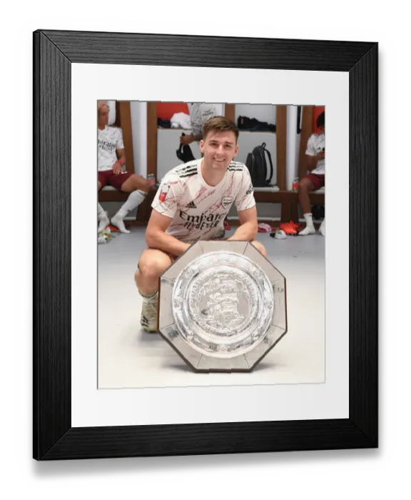 Framed Print : Arsenal vs Liverpool Showdown: FA Community Shield Clash at Wembley Stadium (2020-21)