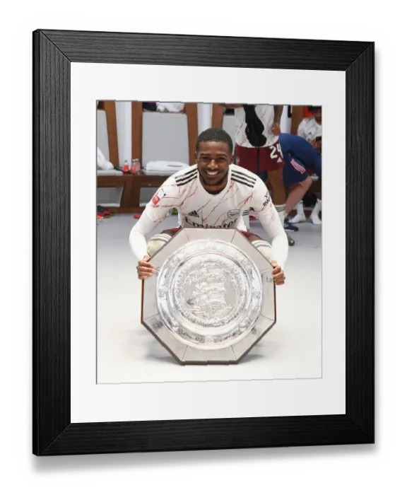 Framed Print : Arsenal Celebrate FA Community Shield Victory over Liverpool