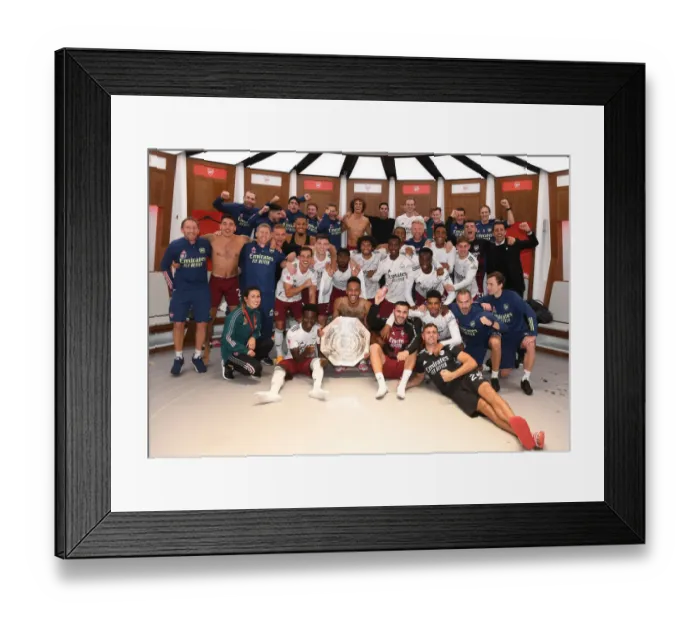 Framed Print : Arsenal Celebrates FA Community Shield Victory over Liverpool