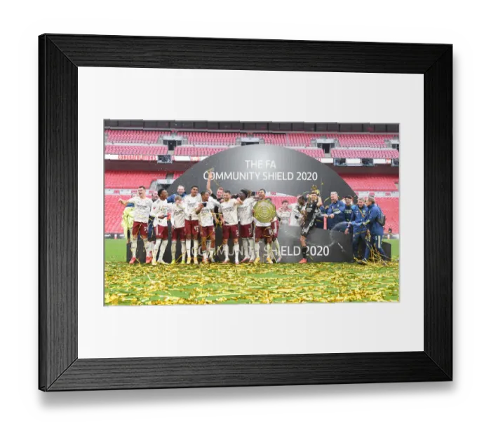 Framed Print : Arsenal vs Liverpool: FA Community Shield Clash at Wembley (2020-21) Framed Print : Arsenal vs Liverpool: FA Community Shield Clash at Wembley (2020-21)
