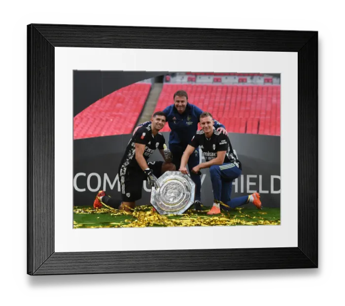 Framed Print : Arsenal vs Liverpool: FA Community Shield Showdown at Wembley (2020-21)