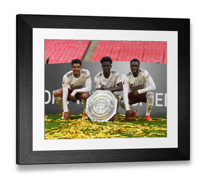 Framed Print : Arsenal vs Liverpool: FA Community Shield Showdown at Wembley Stadium (2020-21)