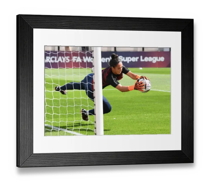 Framed Print : Arsenal's Manuela Zinsberger: Pre-Match Focus before Arsenal Women vs Reading Women (2020-21)
