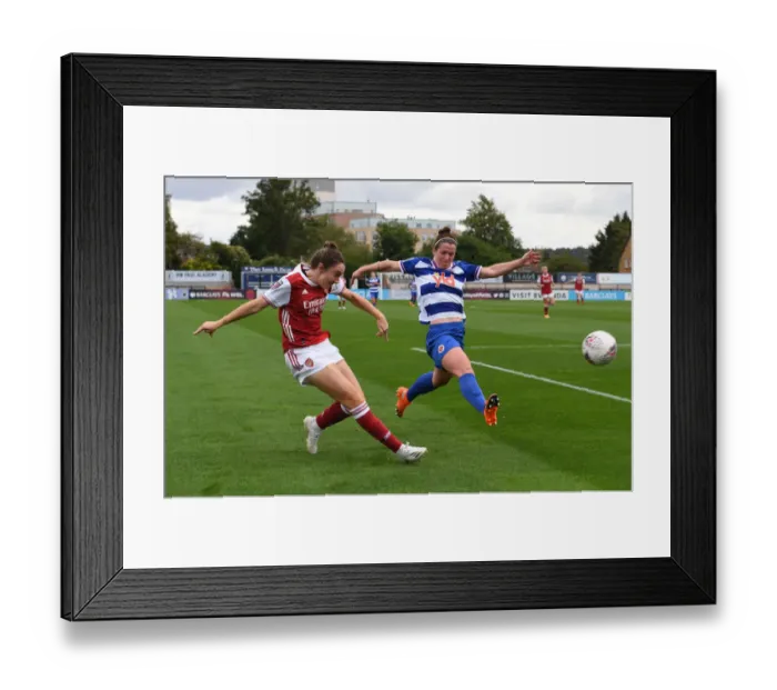 Framed Print : Clash on the Pitch: Arsenal Women vs Reading Women, Barclays FA WSL, 2020-21 - Lisa Evans vs Emma Mitchell