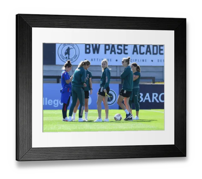Framed Print : Arsenal's Leah Williamson Gears Up for Arsenal Women vs. Reading Women (Barclays FA WSL, 2020-21) Framed Print : Arsenal's Leah Williamson Gears Up for Arsenal Women vs. Reading Women (Barclays FA WSL, 2020-21)