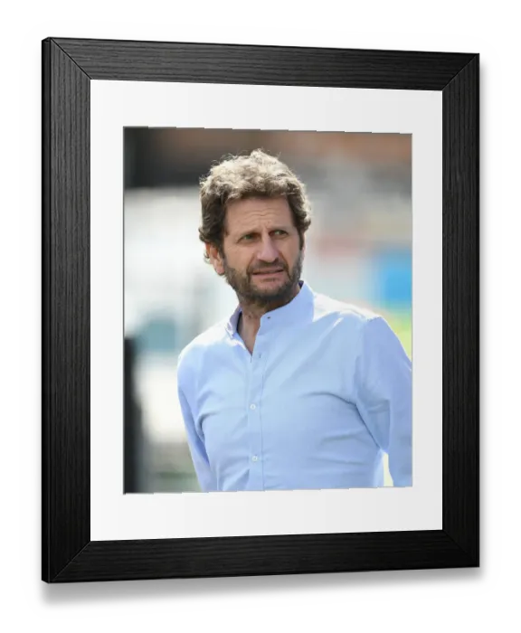 Framed Print : Joe Montemurro Leads Arsenal Women in FA WSL Clash Against Reading