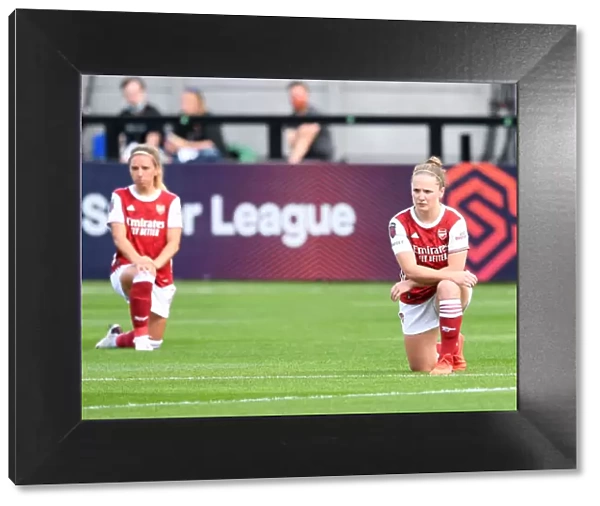 Arsenal's Kim Little Kneels: Arsenal Women vs. Reading Women, FA WSL 2020-21