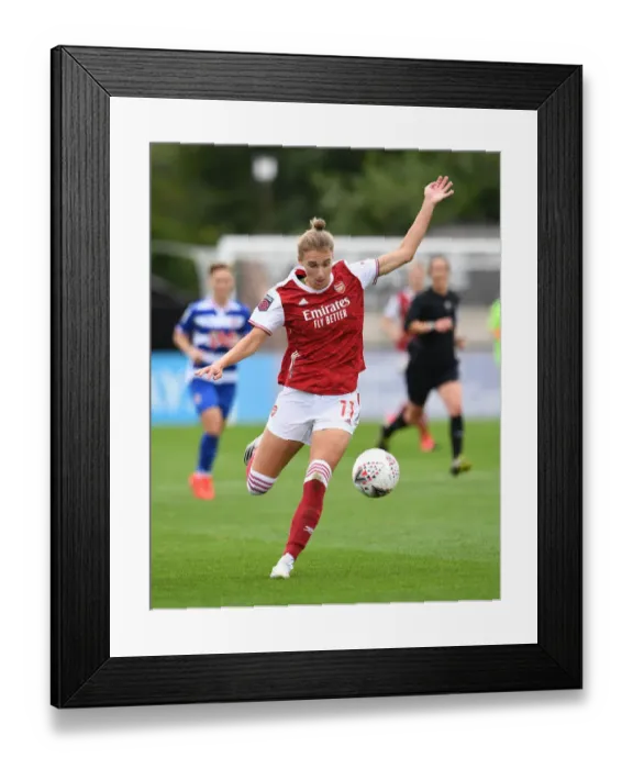 Framed Print : Arsenal's Vivianne Miedema: Unstoppable Force in FA WSL Victory over Reading