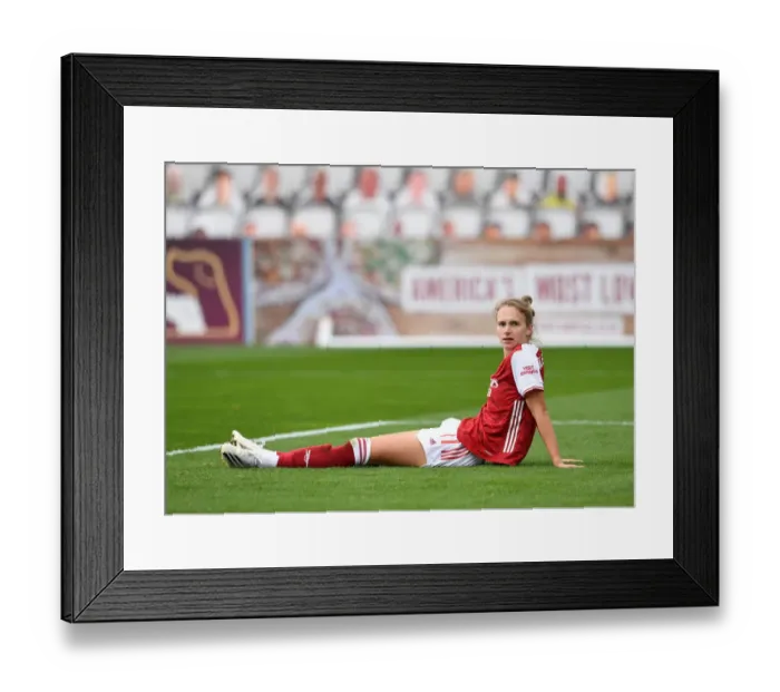 Framed Print : Arsenal's Vivianne Miedema in Action against Reading Women in FA WSL Match