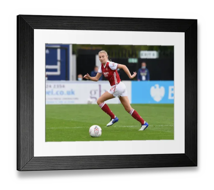 Framed Print : Arsenal's Leah Williamson in Action during FA WSL Match Framed Print : Arsenal's Leah Williamson in Action during FA WSL Match