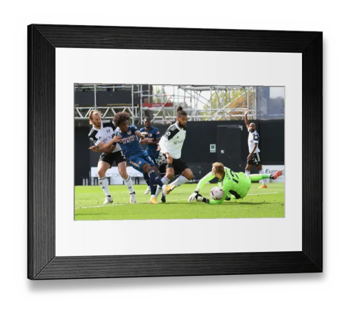 Framed Print : Willian's Shot Blocked: Fulham vs. Arsenal, Premier League 2020-21 Framed Print : Willian's Shot Blocked: Fulham vs. Arsenal, Premier League 2020-21