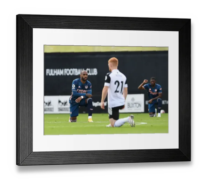 Framed Print : Alexandre Lacazette Kneels: Fulham vs. Arsenal, Premier League 2020-21 Framed Print : Alexandre Lacazette Kneels: Fulham vs. Arsenal, Premier League 2020-21