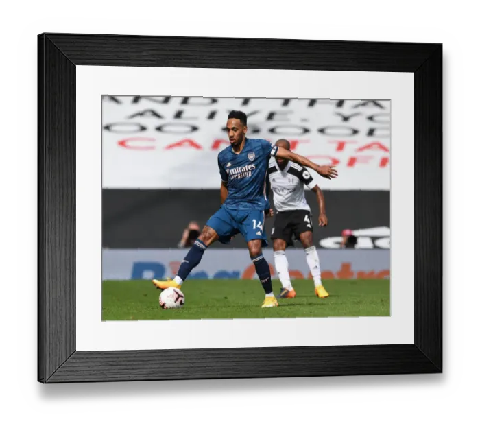 Framed Print : Arsenal's Aubameyang in Action: Fulham vs. Arsenal, Premier League 2020-21 Framed Print : Arsenal's Aubameyang in Action: Fulham vs. Arsenal, Premier League 2020-21
