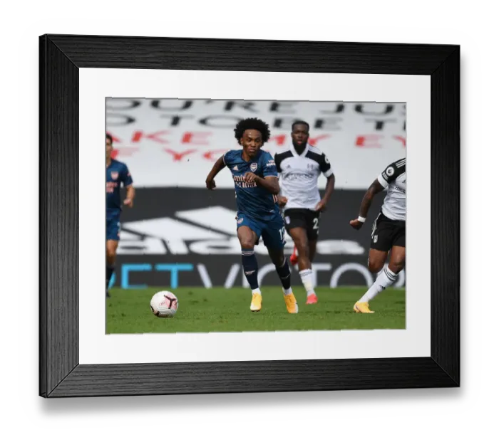 Framed Print : Willian in Action: Fulham vs. Arsenal, Premier League 2020-21 Framed Print : Willian in Action: Fulham vs. Arsenal, Premier League 2020-21