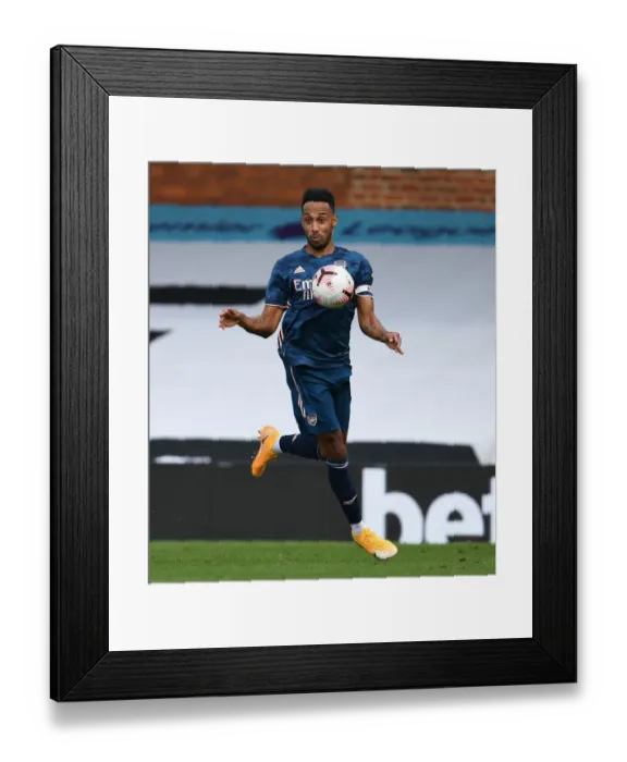 Framed Print : Aubameyang in Action: Fulham vs. Arsenal, Premier League 2020-21
