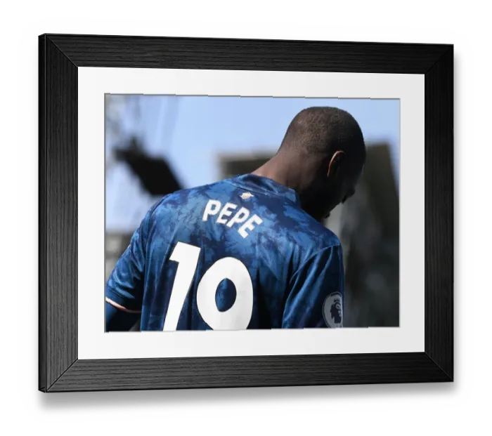 Framed Print : Pepe in Action: Fulham vs. Arsenal, Premier League 2020-21 Framed Print : Pepe in Action: Fulham vs. Arsenal, Premier League 2020-21