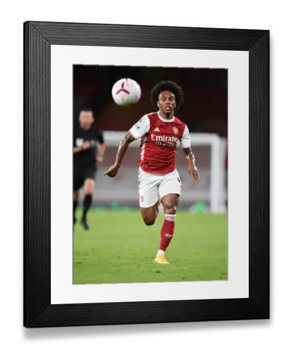 Framed Print : Arsenal's Willian in Action against West Ham United - Premier League 2020-21 Framed Print : Arsenal's Willian in Action against West Ham United - Premier League 2020-21