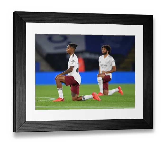 Framed Print : Reiss Nelson Kneels: Leicester City vs Arsenal in Carabao Cup Third Round Framed Print : Reiss Nelson Kneels: Leicester City vs Arsenal in Carabao Cup Third Round