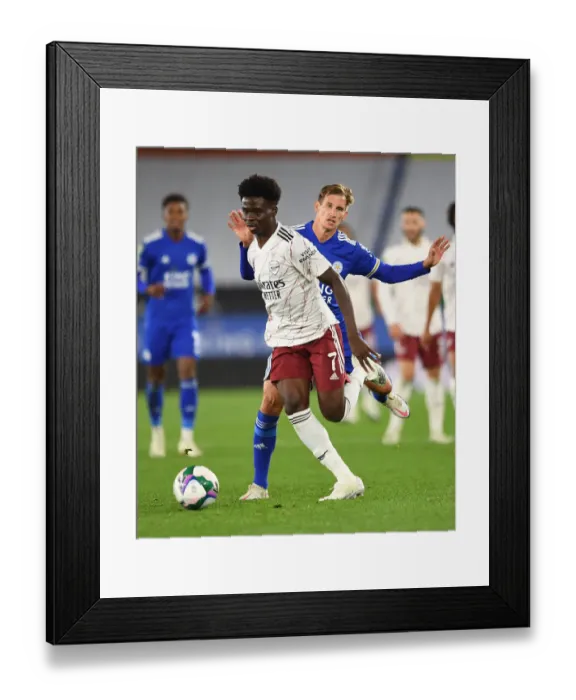 Framed Print : Bukayo Saka vs Marc Albrighton: Clash at The King Power Stadium - Carabao Cup 2020-21