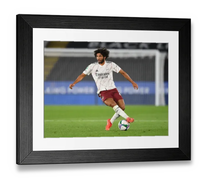 Framed Print : Arsenal's Mohamed Elneny in Action: Leicester City vs. Arsenal - Carabao Cup Showdown