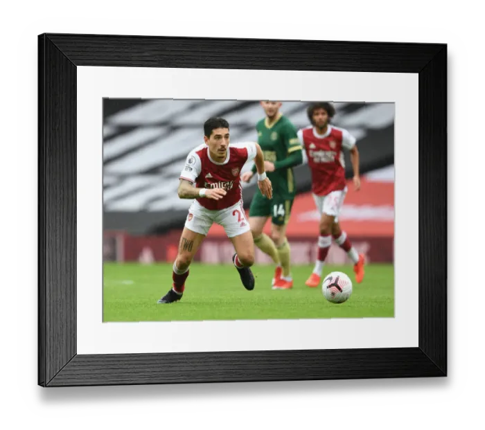 Framed Print : Arsenal's Hector Bellerin in Action at Emirates Stadium (2020-21) - Behind Closed Doors (Arsenal v Sheffield United)