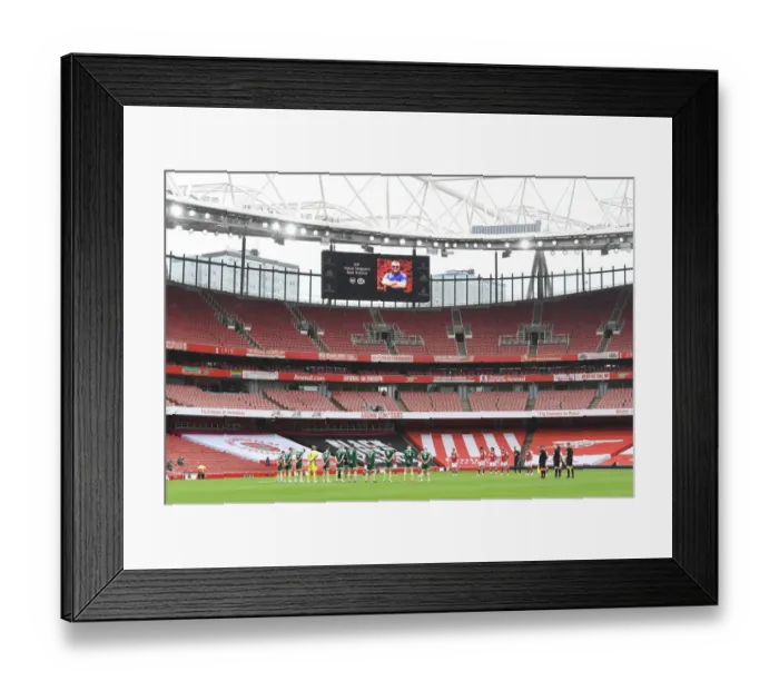 Framed Print : Arsenal vs Sheffield United: Silent Tribute to Metropolitan Police Sergeant Matt Ratana - Premier League 2020-21 (Behind Closed Doors)