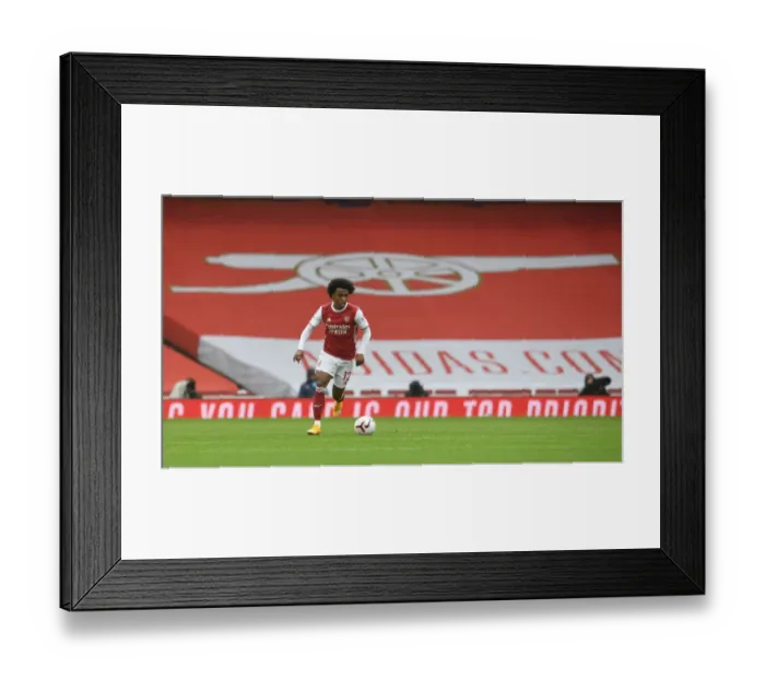 Framed Print : Arsenal vs Sheffield United: Willian in Action at the Emirates Stadium (2020-21 Premier League)