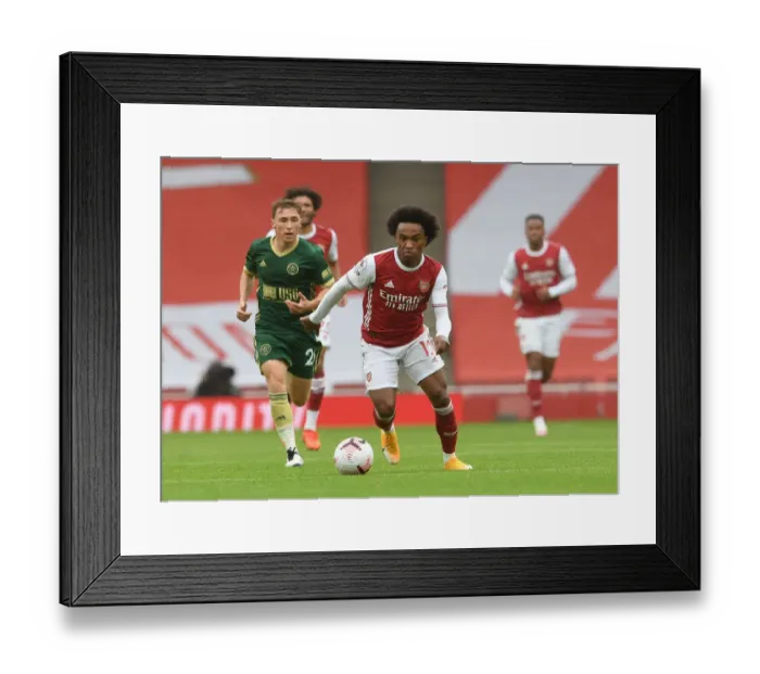 Framed Print : Willian in Action: Arsenal vs Sheffield United (2020-21) Framed Print : Willian in Action: Arsenal vs Sheffield United (2020-21)