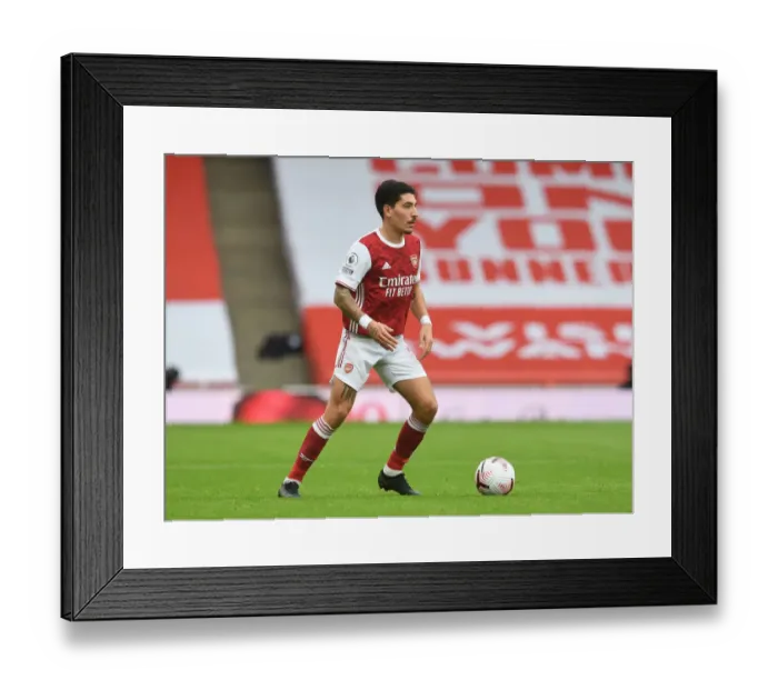 Framed Print : Bellerin in Action: Arsenal vs Sheffield United (2020-21)