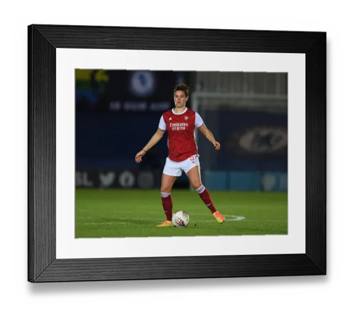 Framed Print : Jennifer Beattie's Leadership: Arsenal Women's Continental Cup Triumph over Chelsea