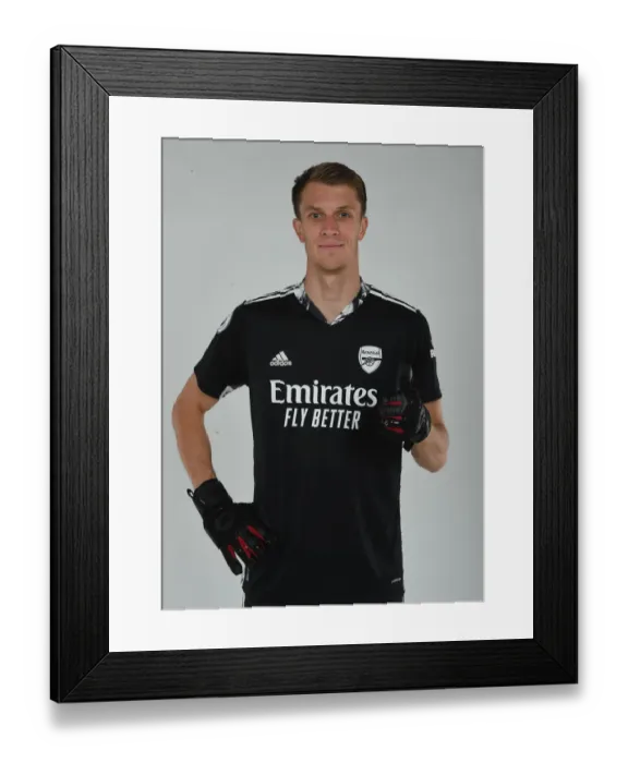 Framed Print : Arsenal First Team: Matt Macey in Training Session, 2020-21 Framed Print : Arsenal First Team: Matt Macey in Training Session, 2020-21