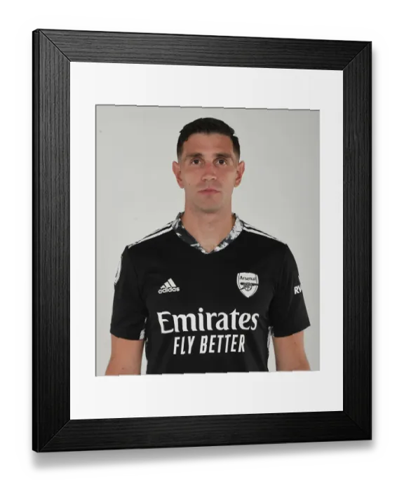 Framed Print : Arsenal Football Club: Emiliano Martinez in Training, 2020-21 Season