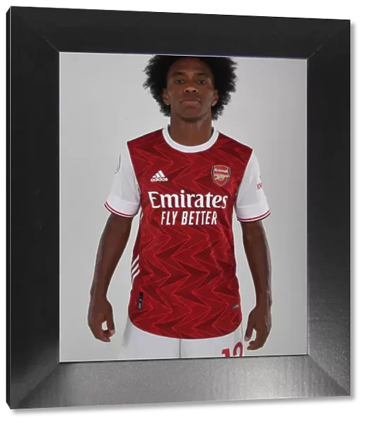 Arsenal First Team 2020-21: Willian at Arsenal Photocall