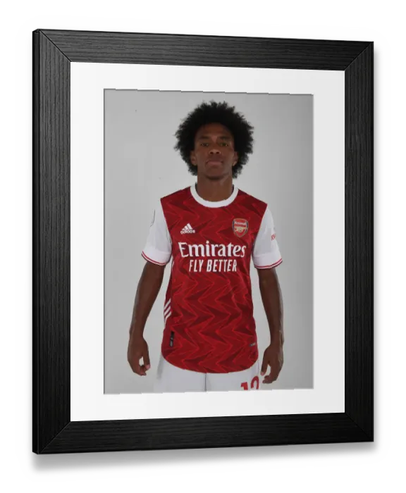 Framed Print : Arsenal First Team 2020-21: Willian at Arsenal Photocall