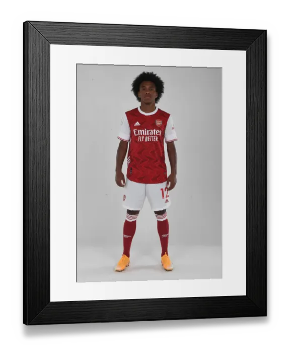 Framed Print : Arsenal Football Club: 2020-21 First Team - Willian Training at London Colney