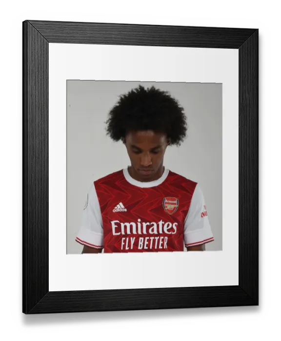 Framed Print : Arsenal First Team 2020-21: Willian's Arrival at London Colney