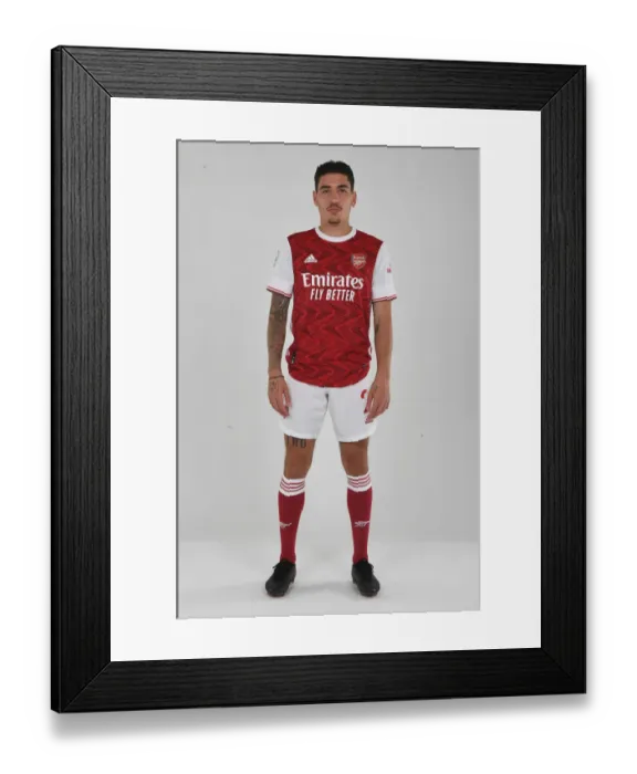 Framed Print : Arsenal 2020-21 First Team: Hector Bellerin at Training Session