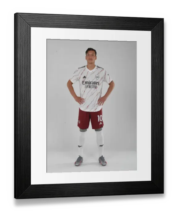 Framed Print : Arsenal Football Club: Mesut Ozil at 2020-21 Training Session Framed Print : Arsenal Football Club: Mesut Ozil at 2020-21 Training Session