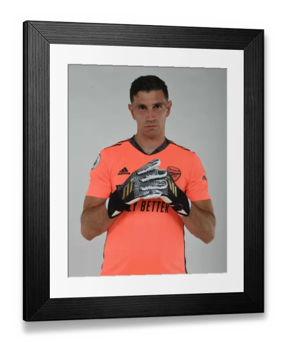 Framed Print : Arsenal 2020-21 First Team: Emiliano Martinez at Training Session Framed Print : Arsenal 2020-21 First Team: Emiliano Martinez at Training Session